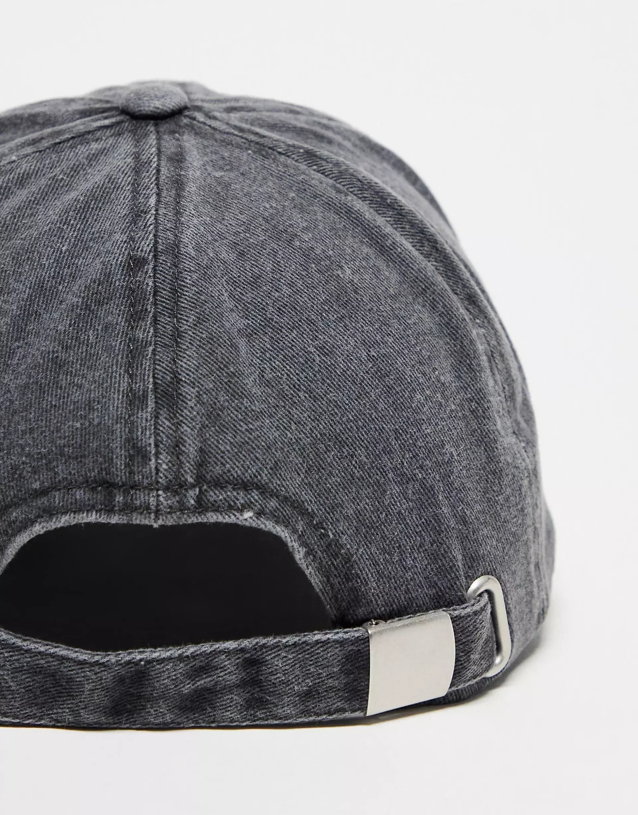 Reclaimed Vintage – Unisex-Kappe in Anthrazit mit Logo