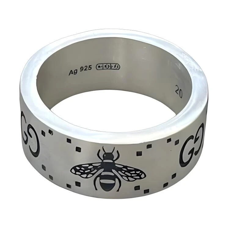 GUCCI Interlocking G And Bee Engraved Ring
