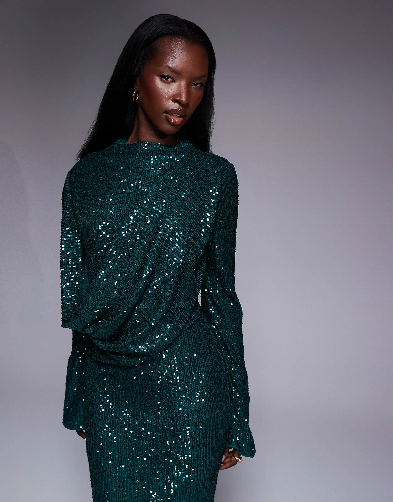 ASOS DESIGN – Langärmliges Pailletten-Maxikleid in Smaragdgrün mit gewickelter Vorderseite