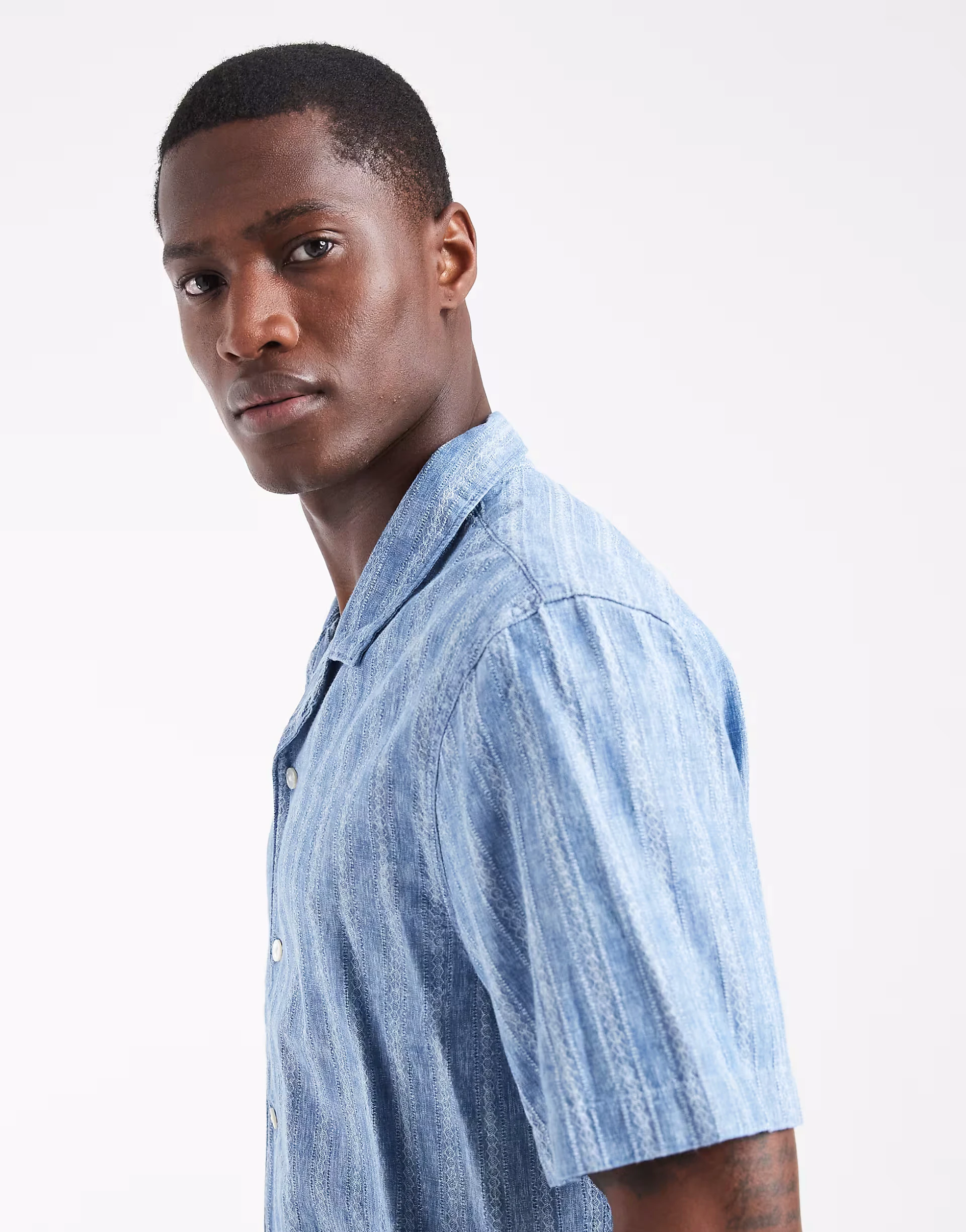 Levi's – Sunset – Kurzärmliges Camp-Hemd in Blau mit Streifen