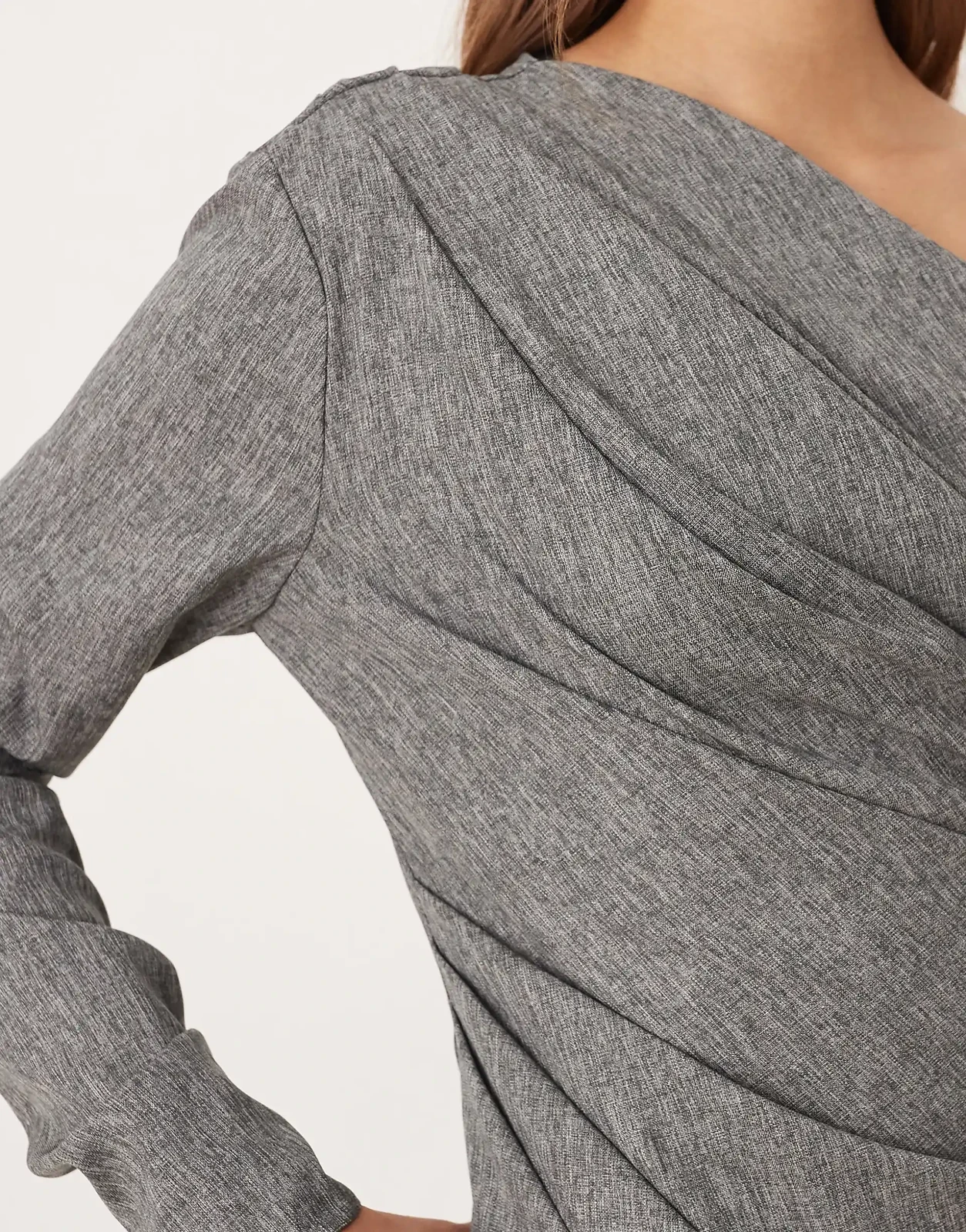 ASOS DESIGN – Drapiertes One-Shoulder-Minikleid in Mittelgrau