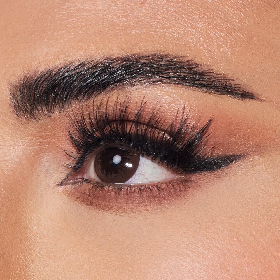 Huda Beauty Hoodie Flares #25 Classic Lashes