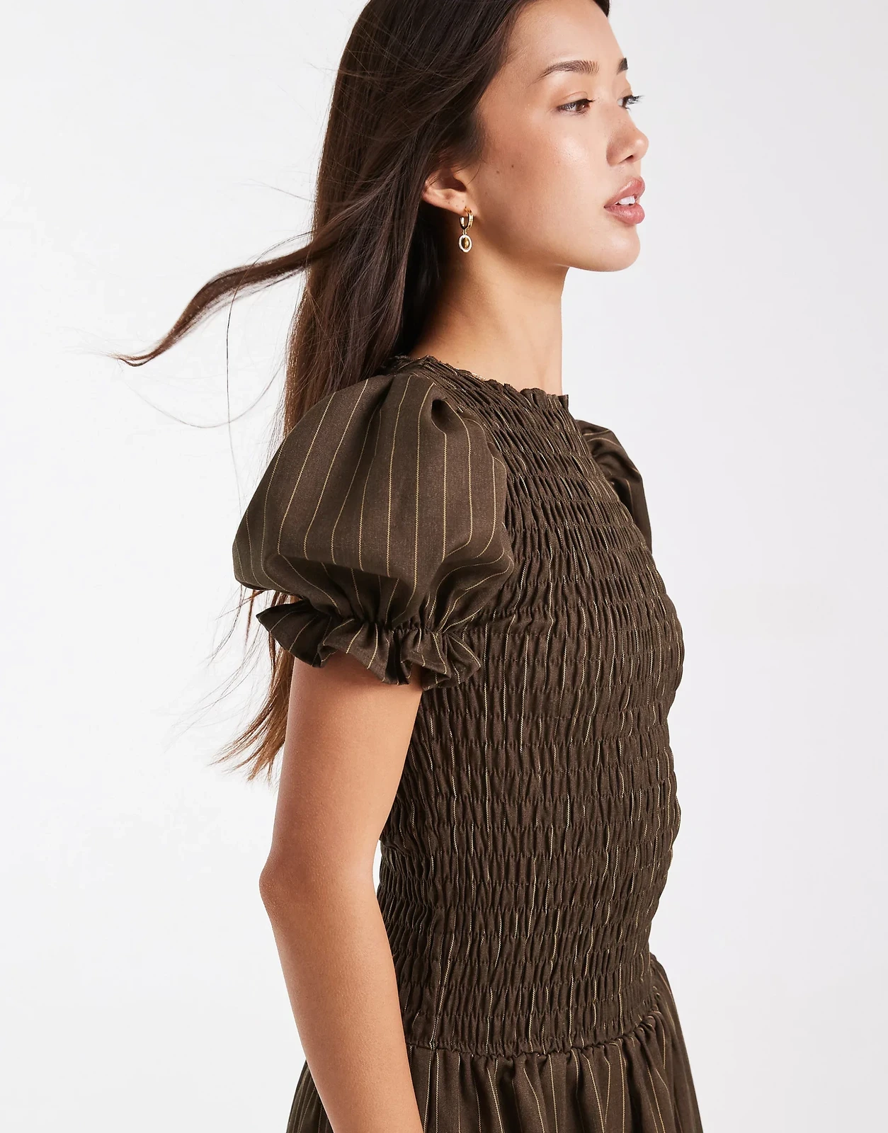 Daisy Street – Maxikleid in Braun mit Puffärmeln, tiefer Taille und gelben Nadelstreifen