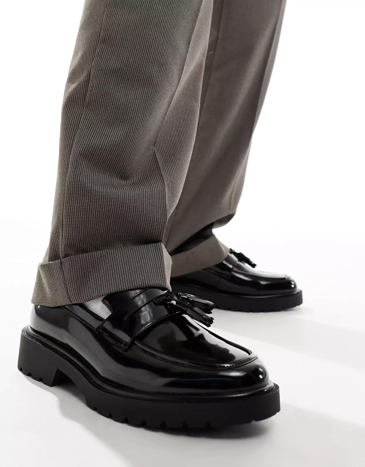 ASOS DESIGN – Loafer aus Kunstleder in Schwarz mit Quasten
