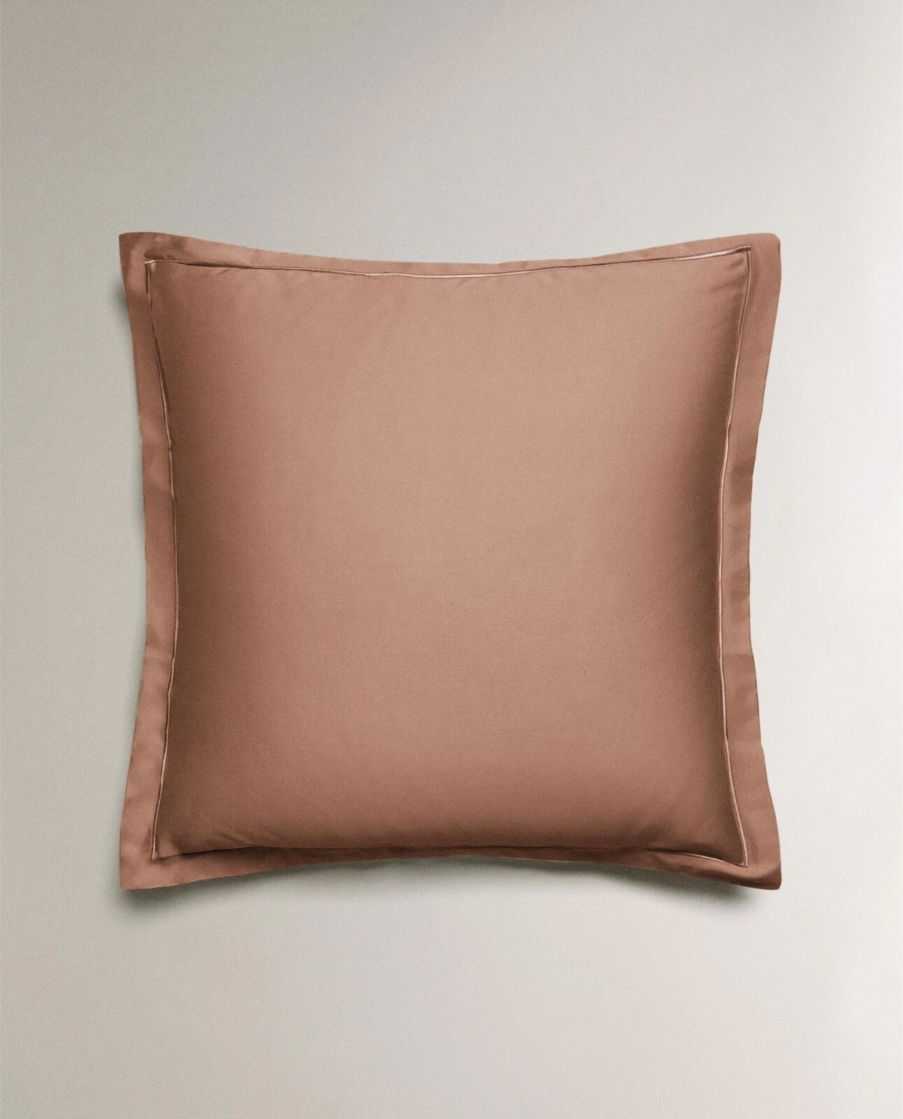 (300 thread count) sateen pillowcase with trim