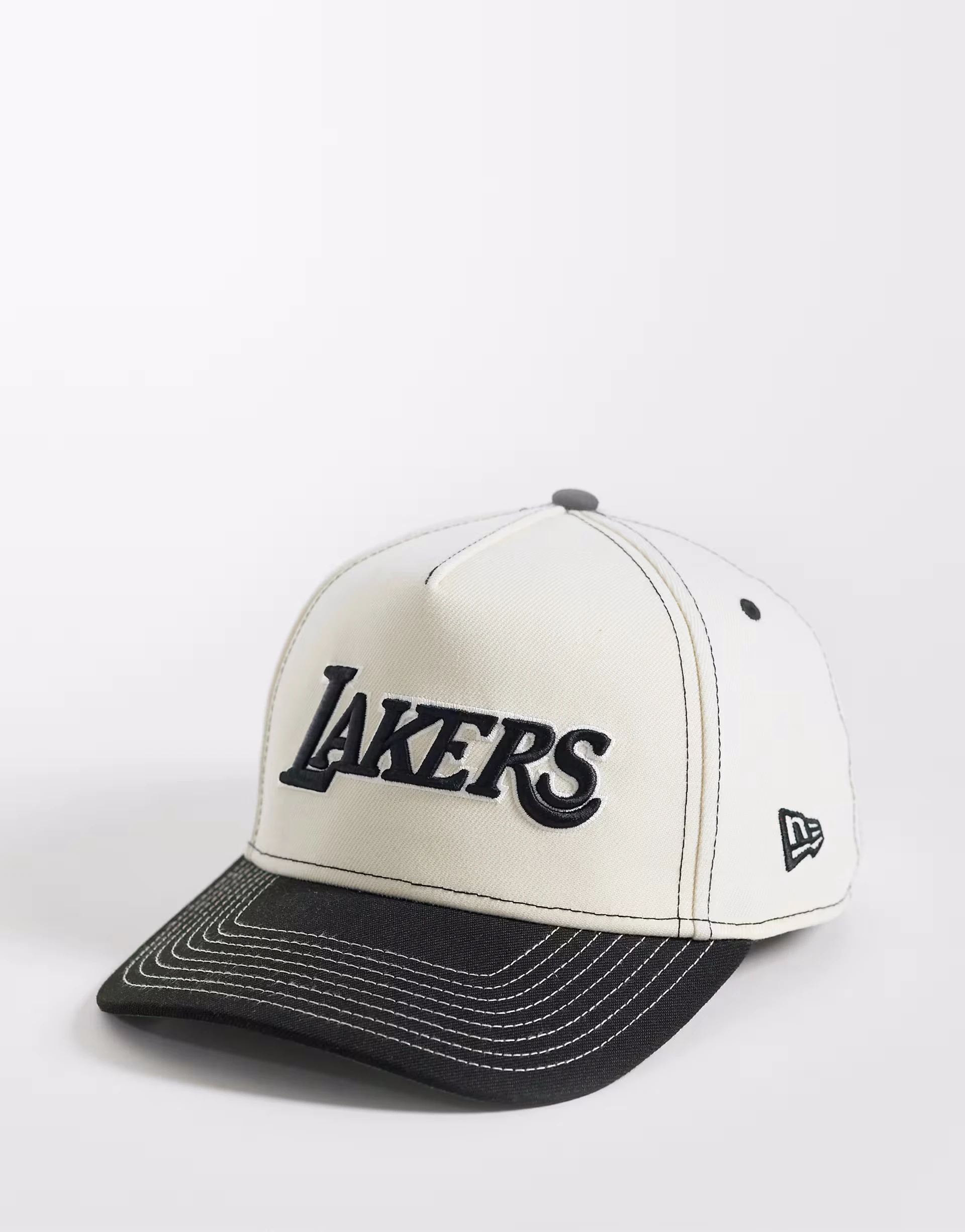 New Era – LA Lakers – Mehrfarbige Kappe mit kontrastierendem Schirm und Logo-Schriftzug