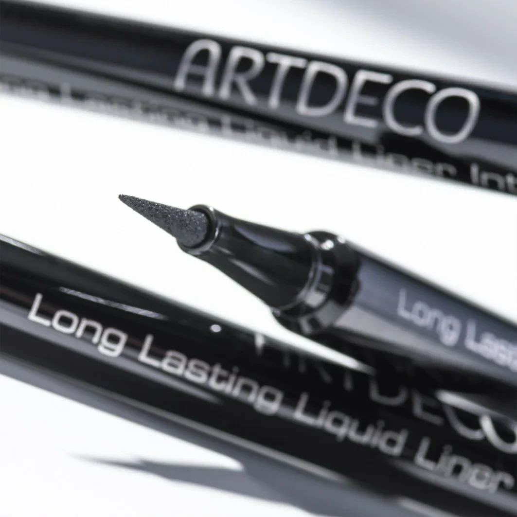 Eyeliner Long-Lasting Liquid Liner Intense