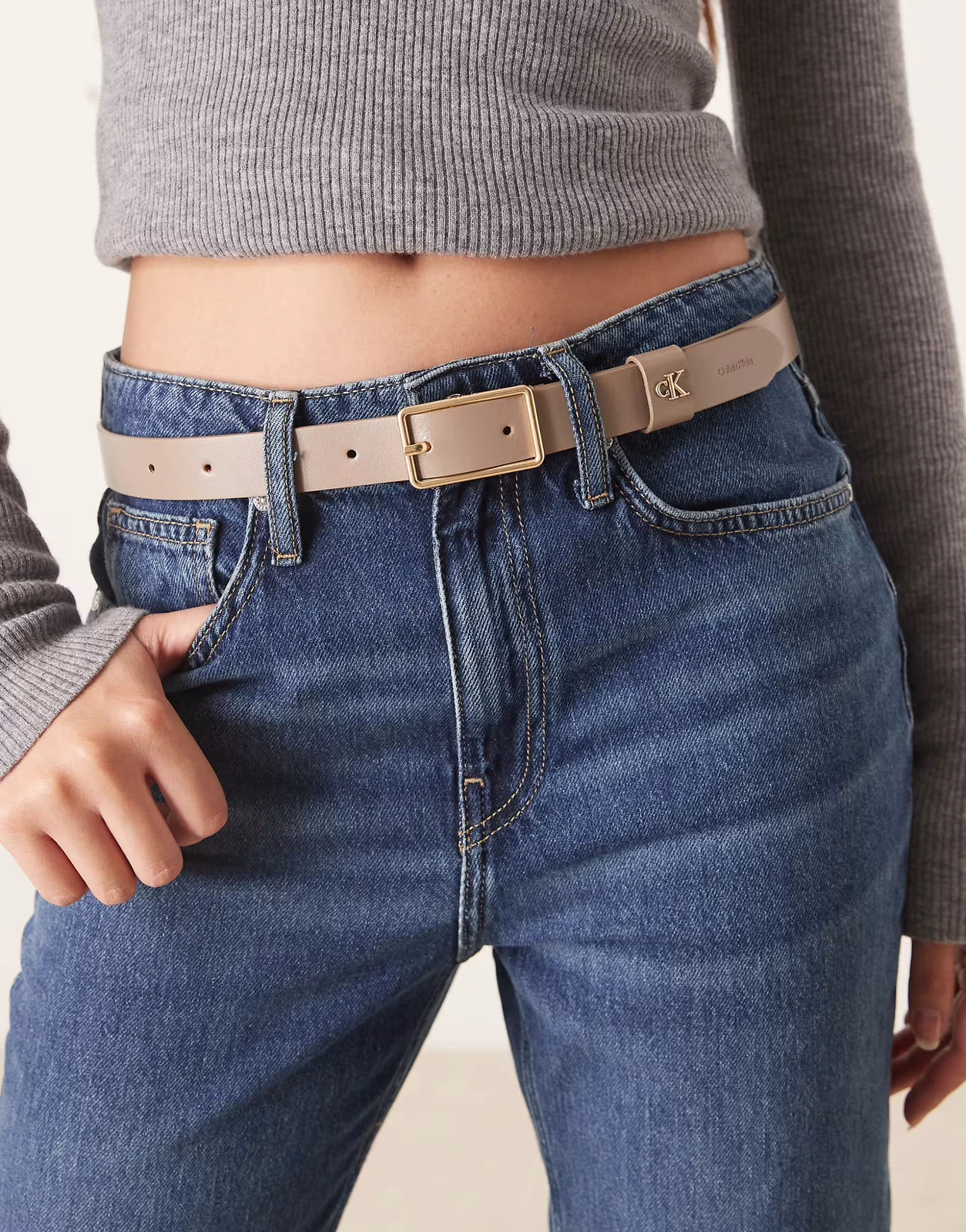 Calvin Klein – Schmaler Gürtel in Hellbraun mit eckiger Schnalle, 25 mm