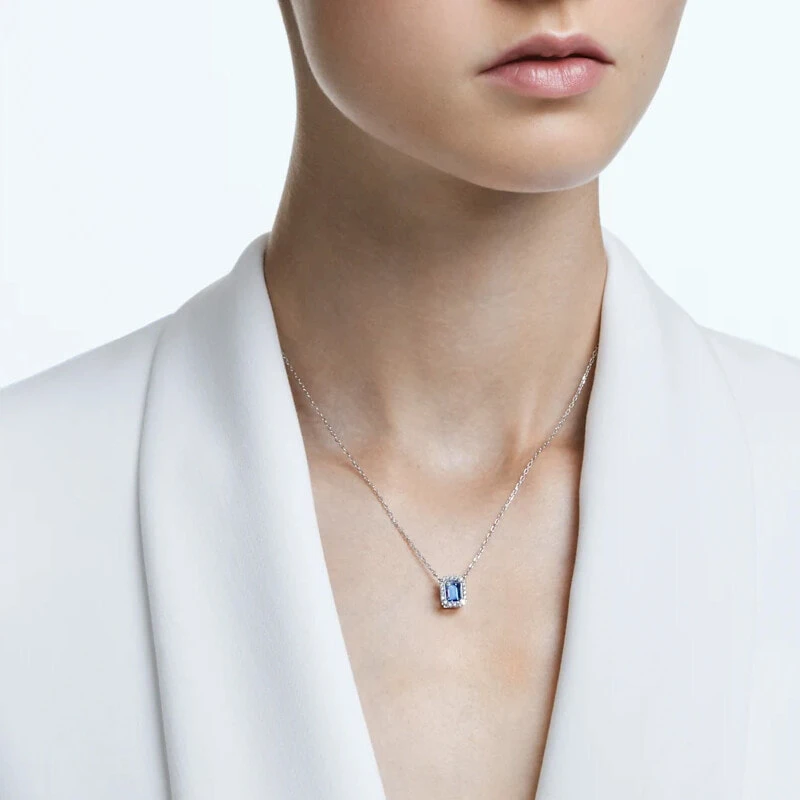 Swarovski Una Pendant Necklace