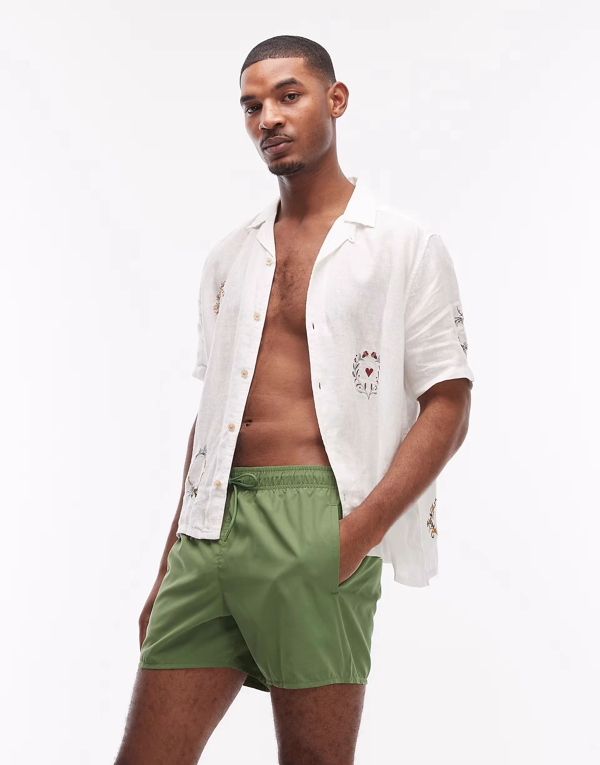 Lacoste – Badeshorts in Grün mit klassischem Logo