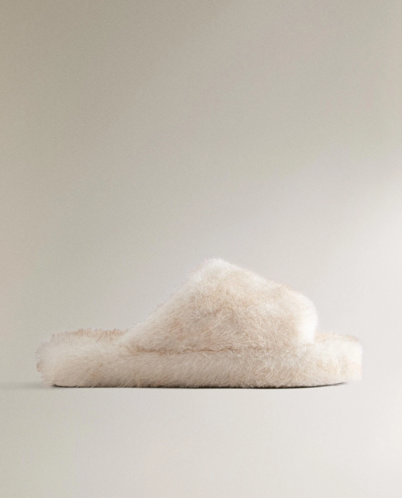 Faux fur flatform slippers