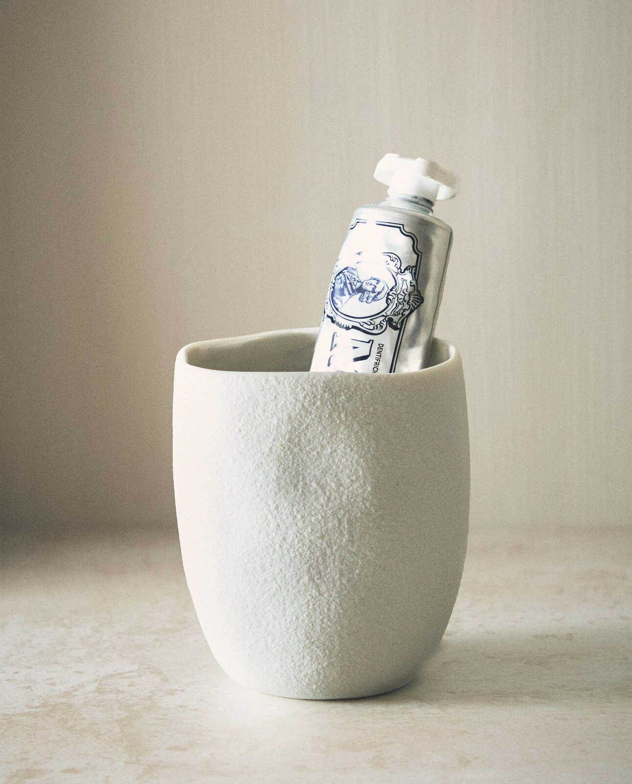 Textured toothbrush holder
