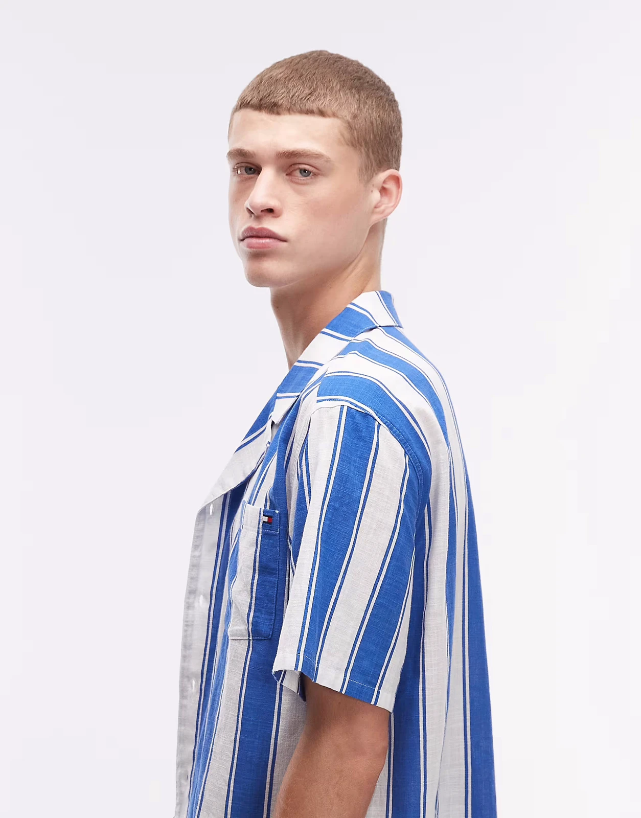Tommy Hilfiger – Freizeit-Bowling-Hemd in Blau gestreift
