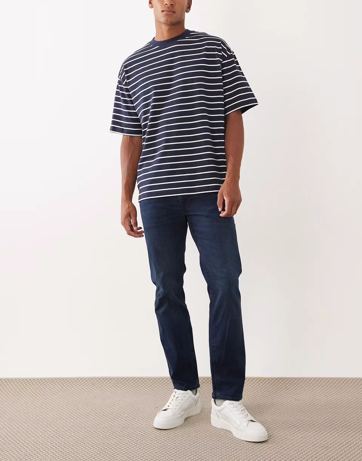 Jack & Jones – Clark – Gerade geschnittene Jeans in Schwarz