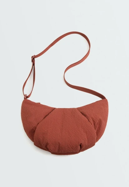 Сумка Oysho Textured quilted crossbody